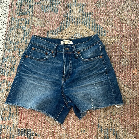 Madewell denim shorts medium wash - Picture 1 of 3